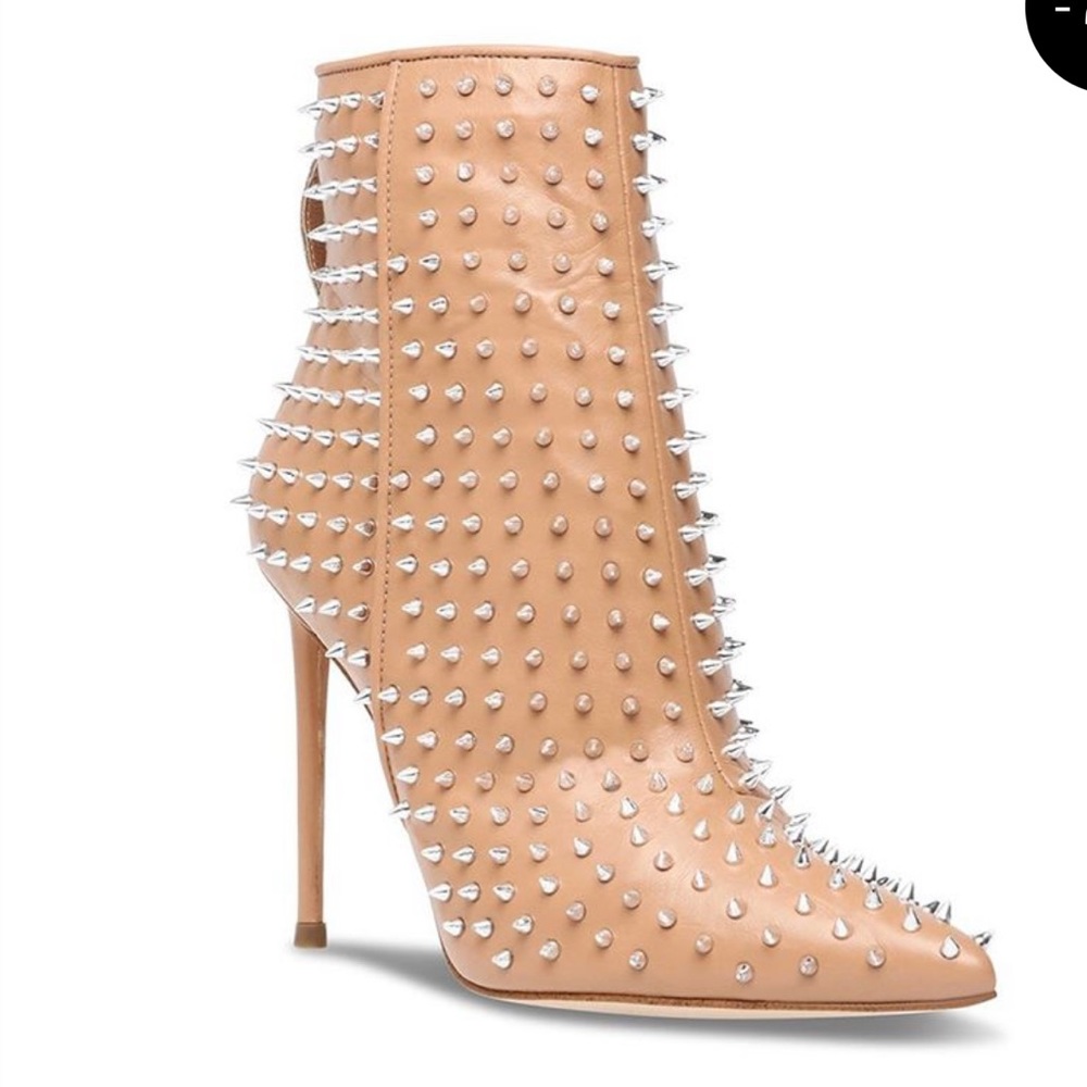 Preowned Steve Madden booties